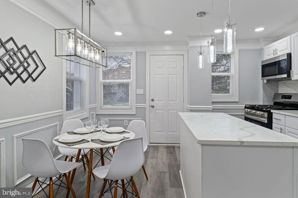 300 Denison Street photo 19