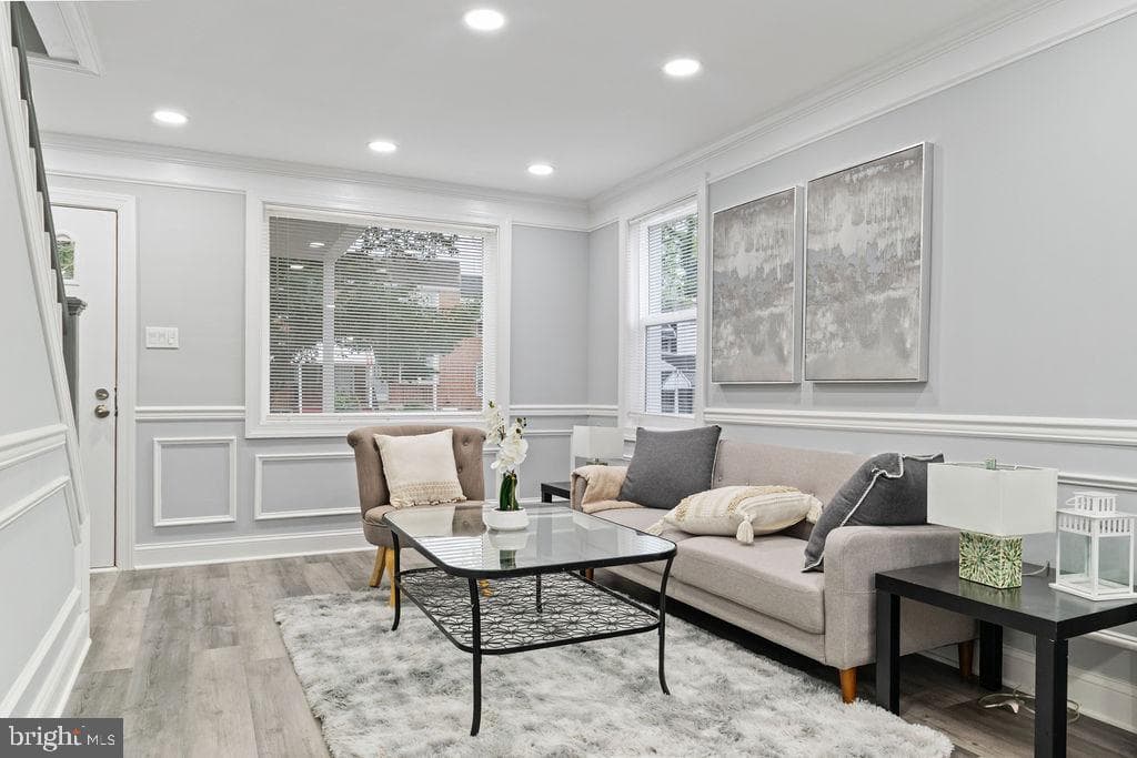 300 Denison Street photo 7