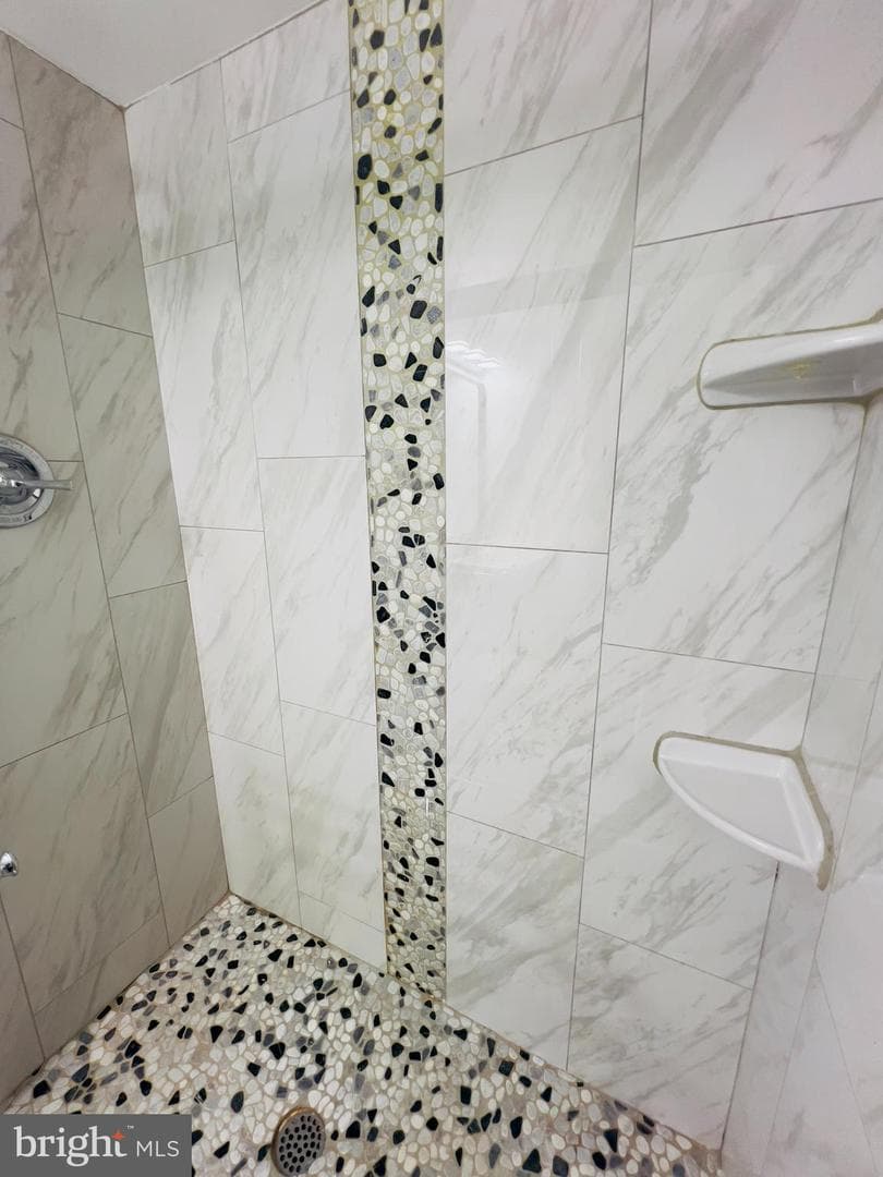 3651 Glengyle Avenue #2f photo 12