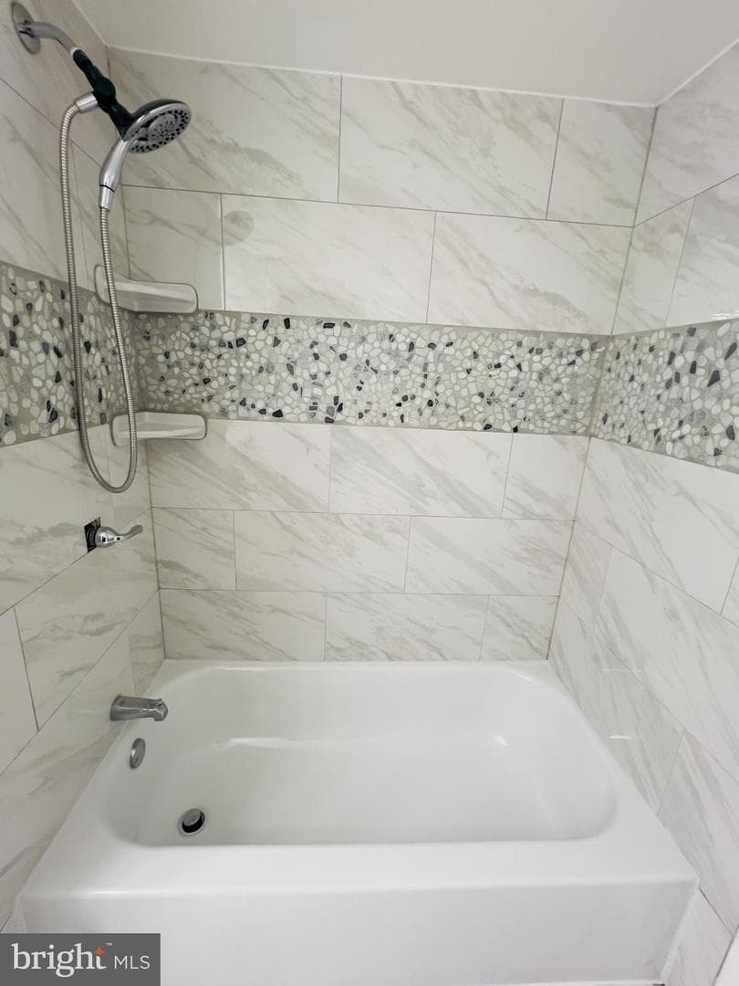 3651 Glengyle Avenue #2f photo 14