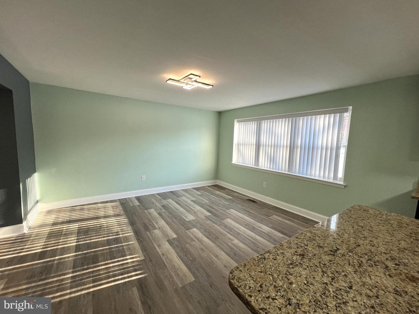3651 Glengyle Avenue #2f photo 7