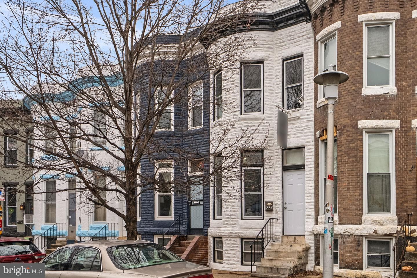 832 W 35th Street photo 1