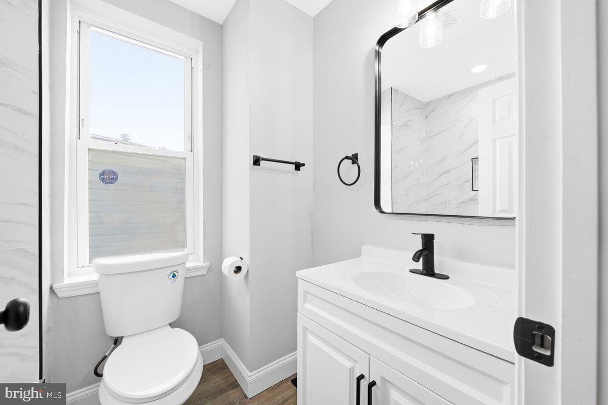 3017 Frederick Avenue photo 20