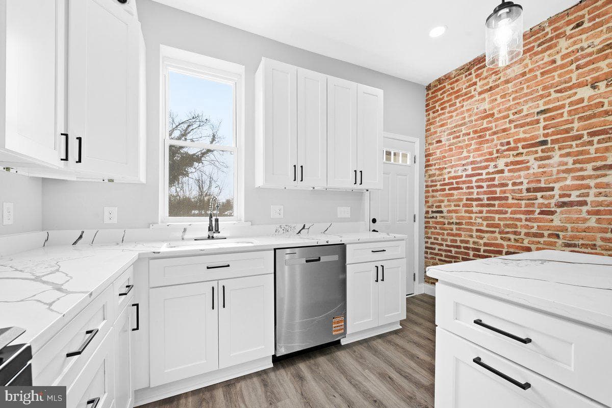 3017 Frederick Avenue photo 9