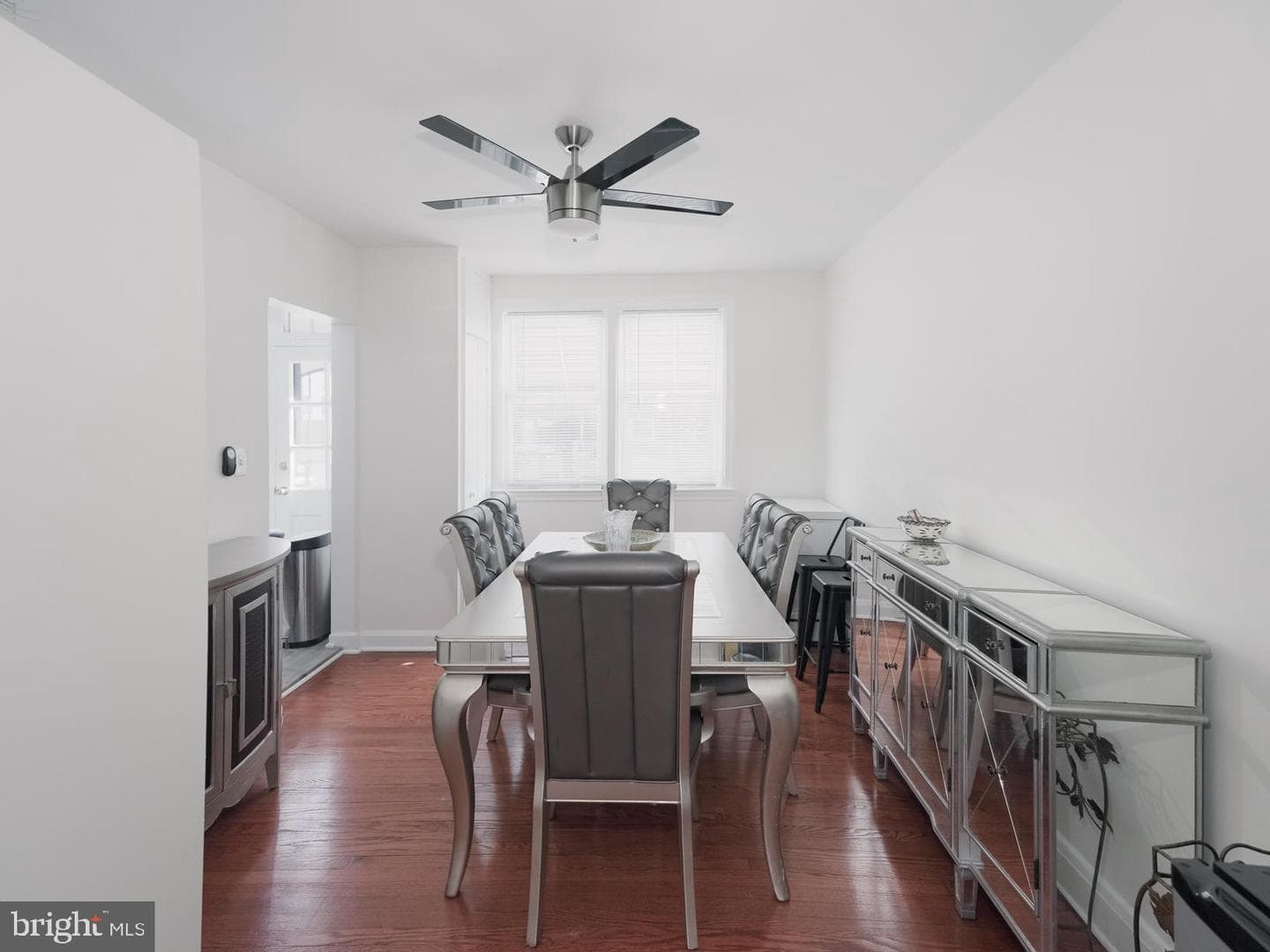 345 Martingale Avenue photo 6