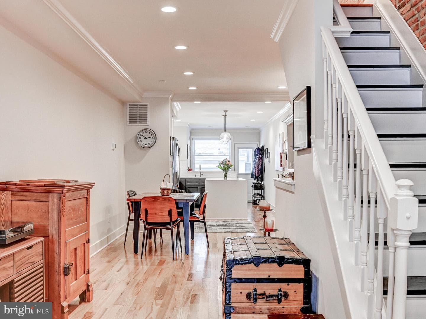 3110 Foster Avenue photo 14