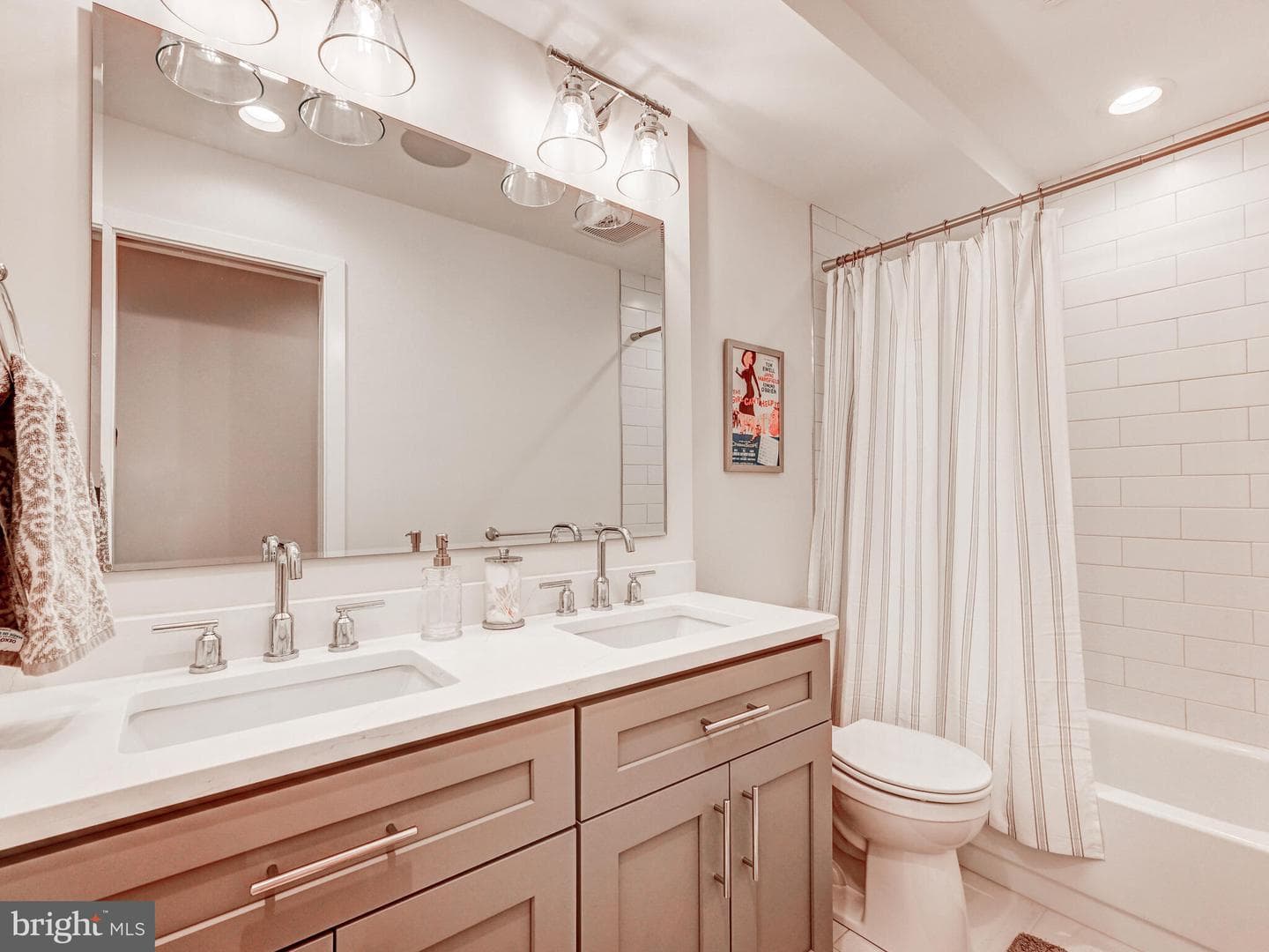 3110 Foster Avenue photo 23