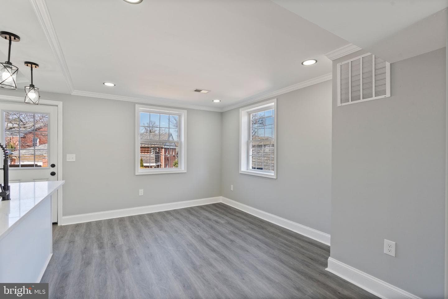 402 Croydon Road photo 12