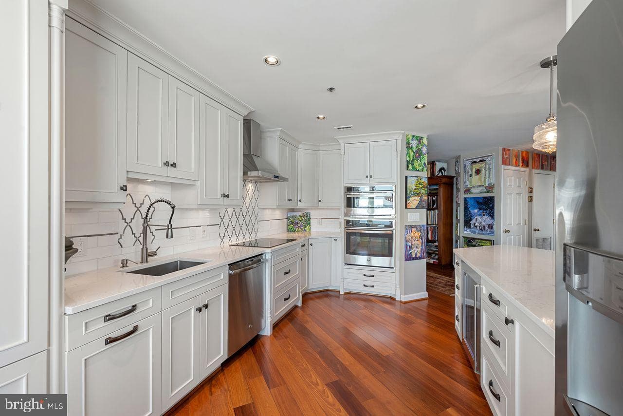 100 Harborview Drive #501 photo 14