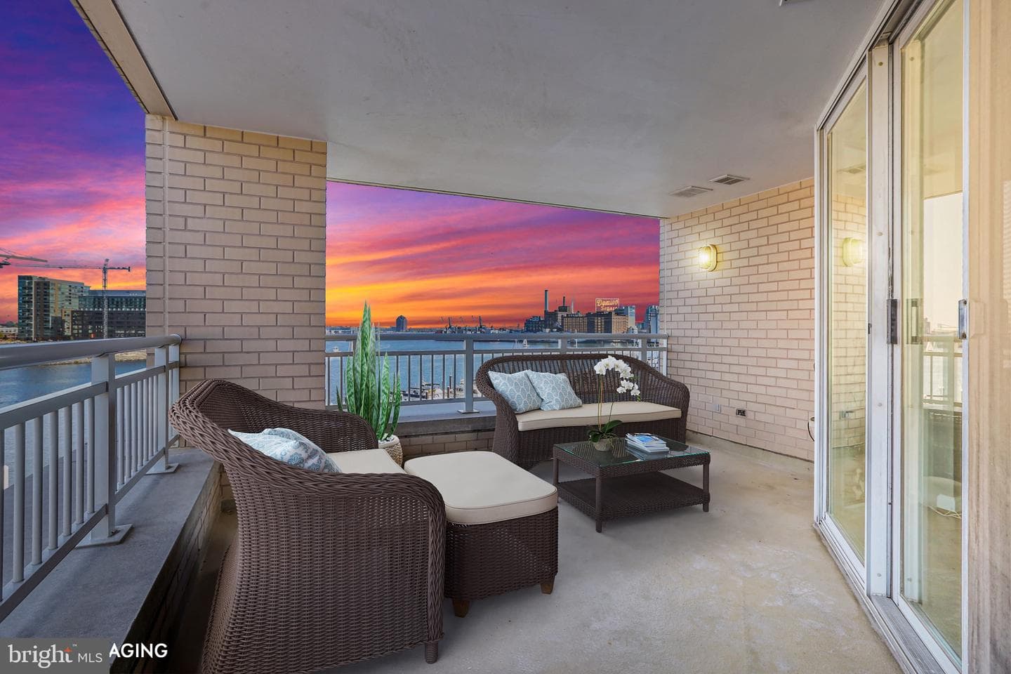 100 Harborview Drive #501 photo 2
