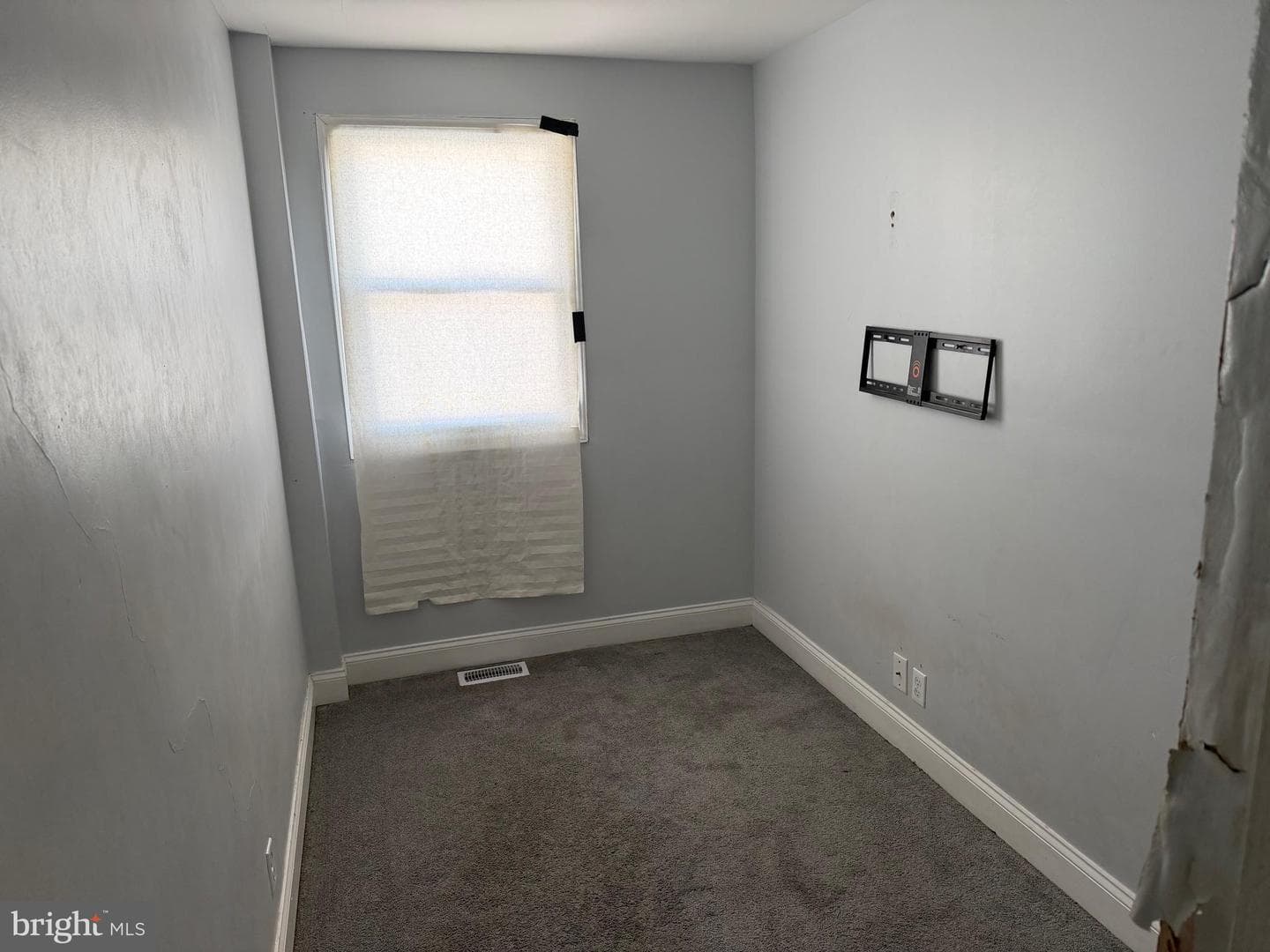 1215 N Augusta Avenue photo 4