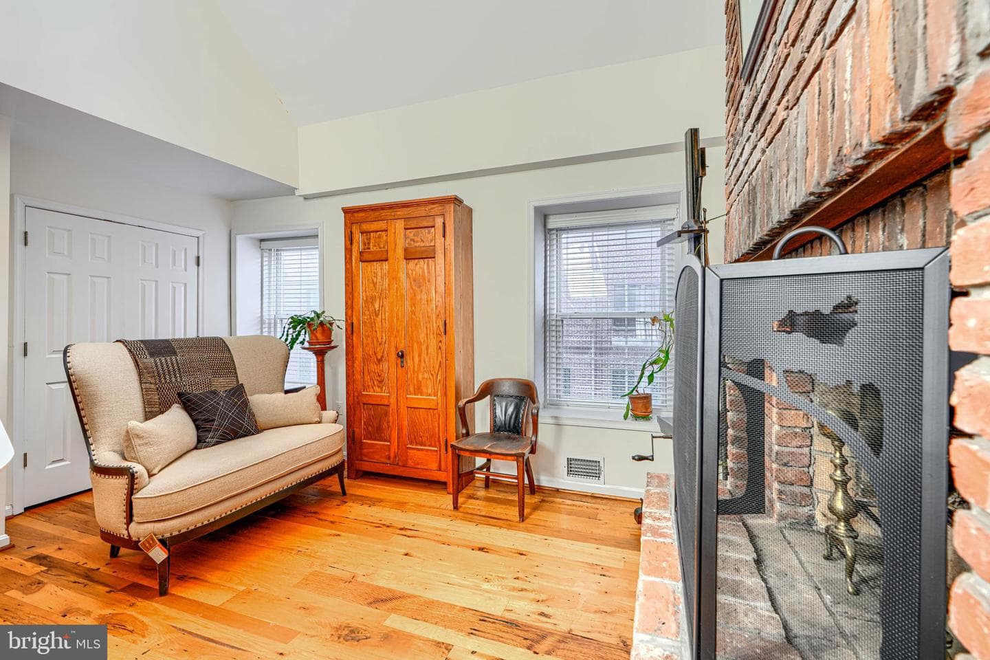 2102 Cambridge Street photo 20