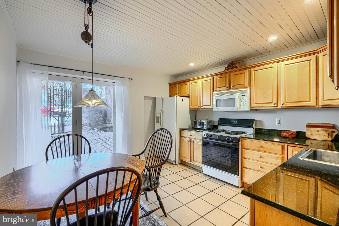 2102 Cambridge Street photo 9