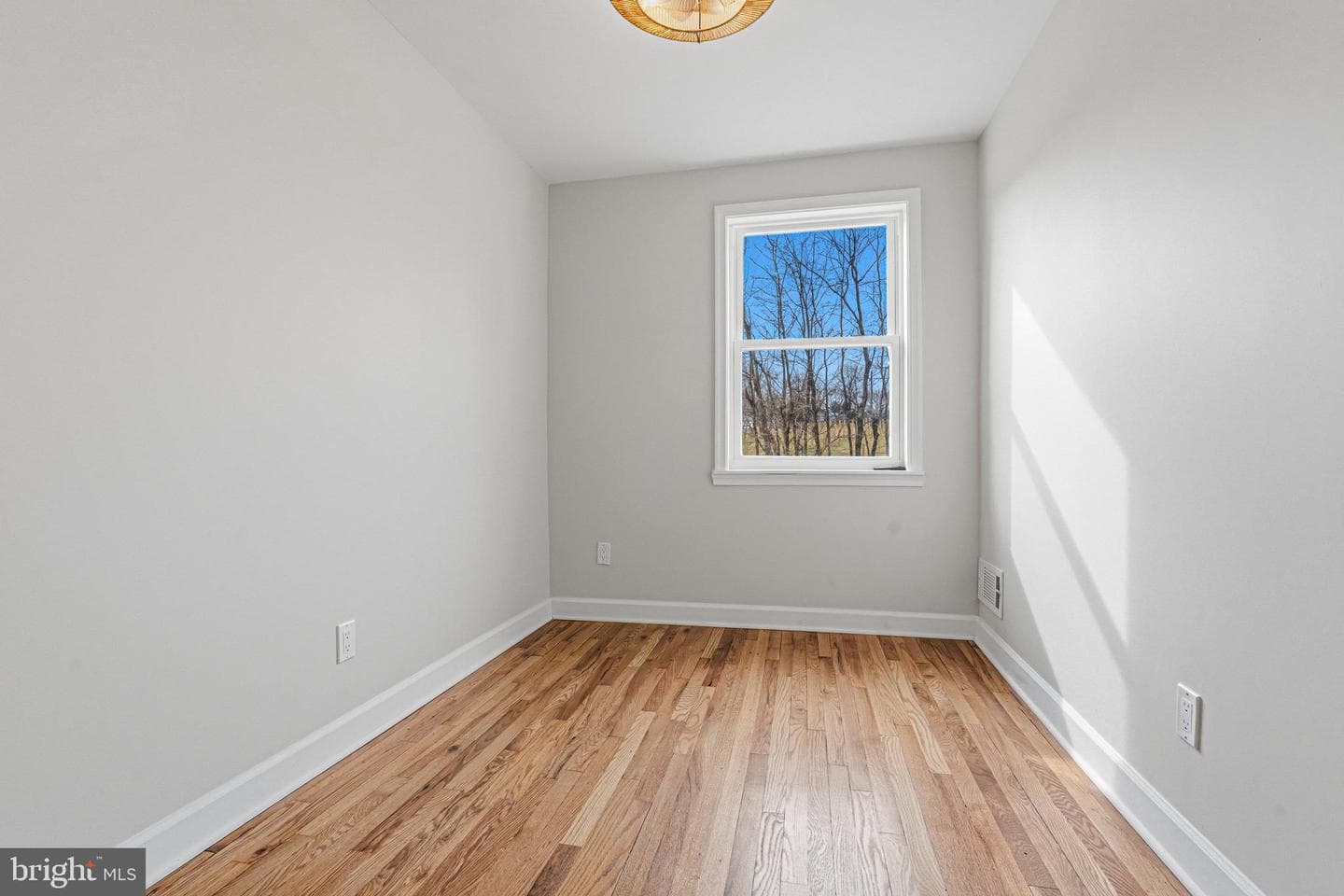 1326 Tompkins Street photo 23