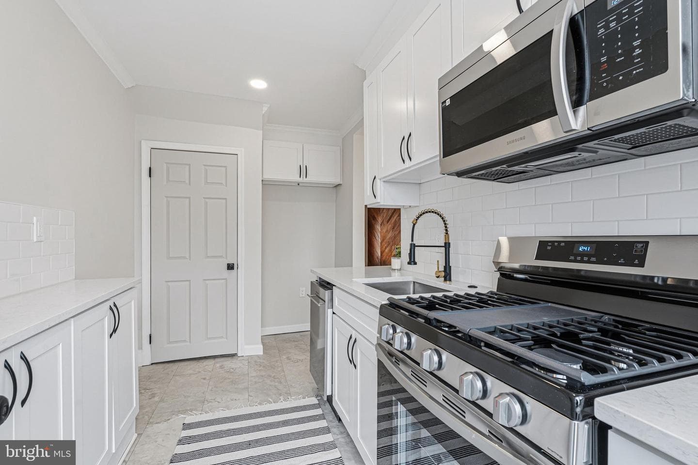 1326 Tompkins Street photo 9