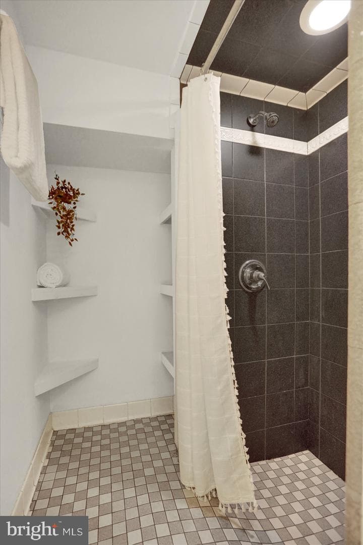 1523 Baldwin Street photo 24