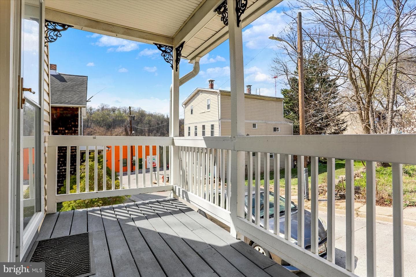 1523 Baldwin Street photo 3
