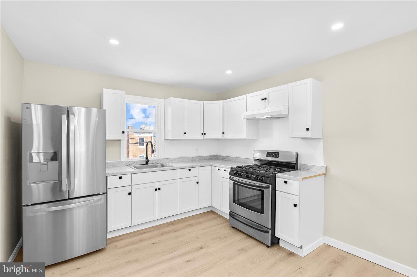 814 Jack St photo 13
