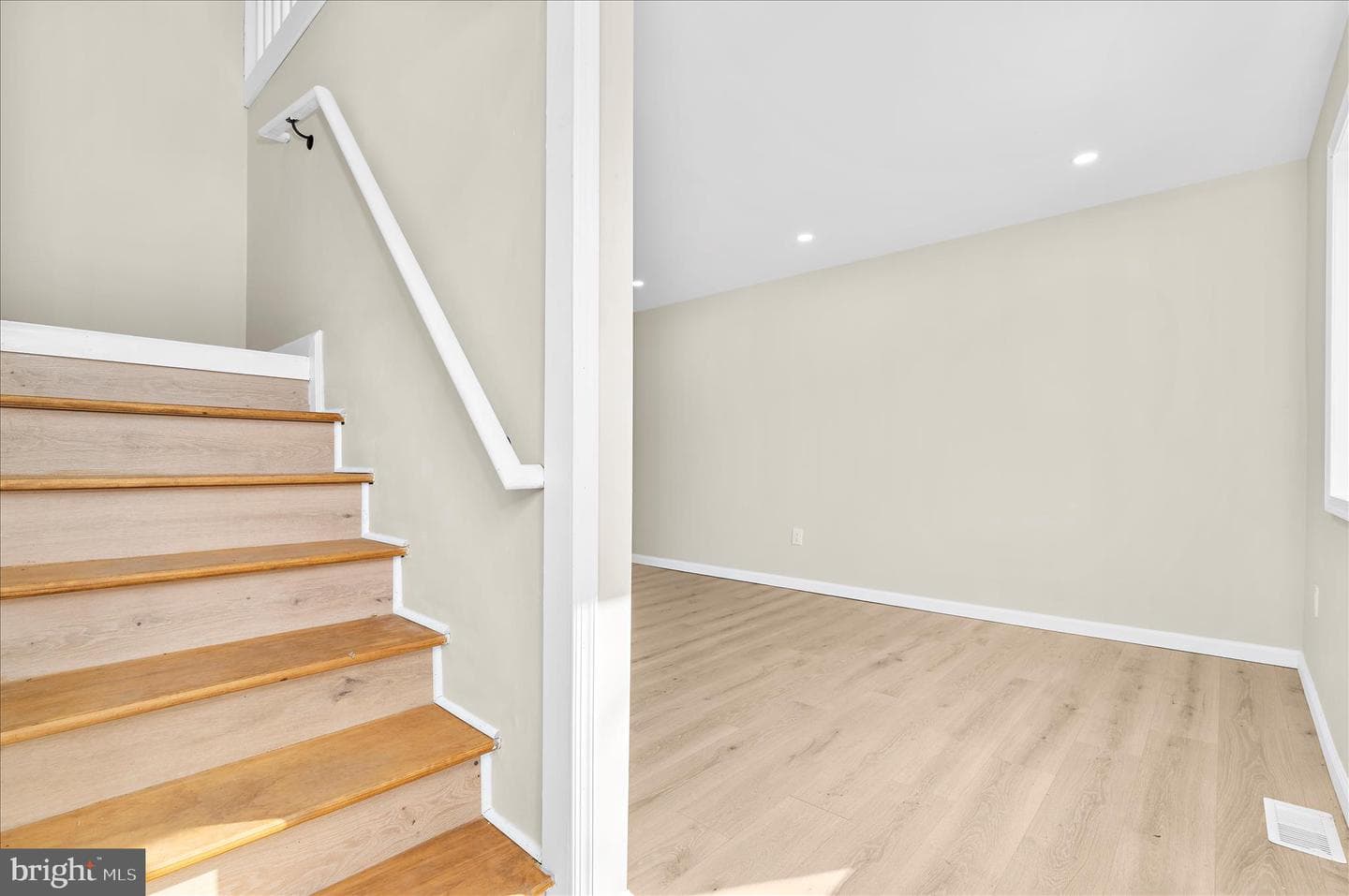 814 Jack St photo 4