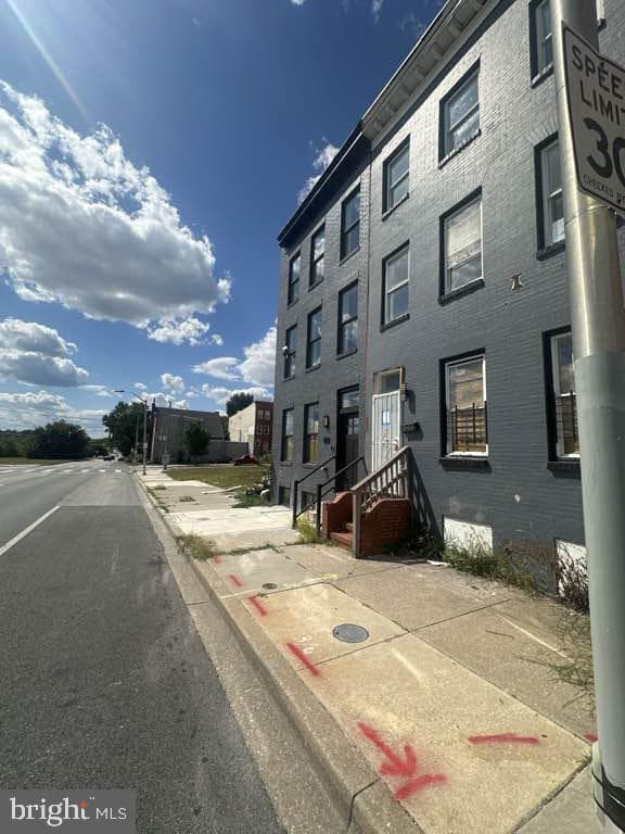 1030 W Franklin Street photo 2