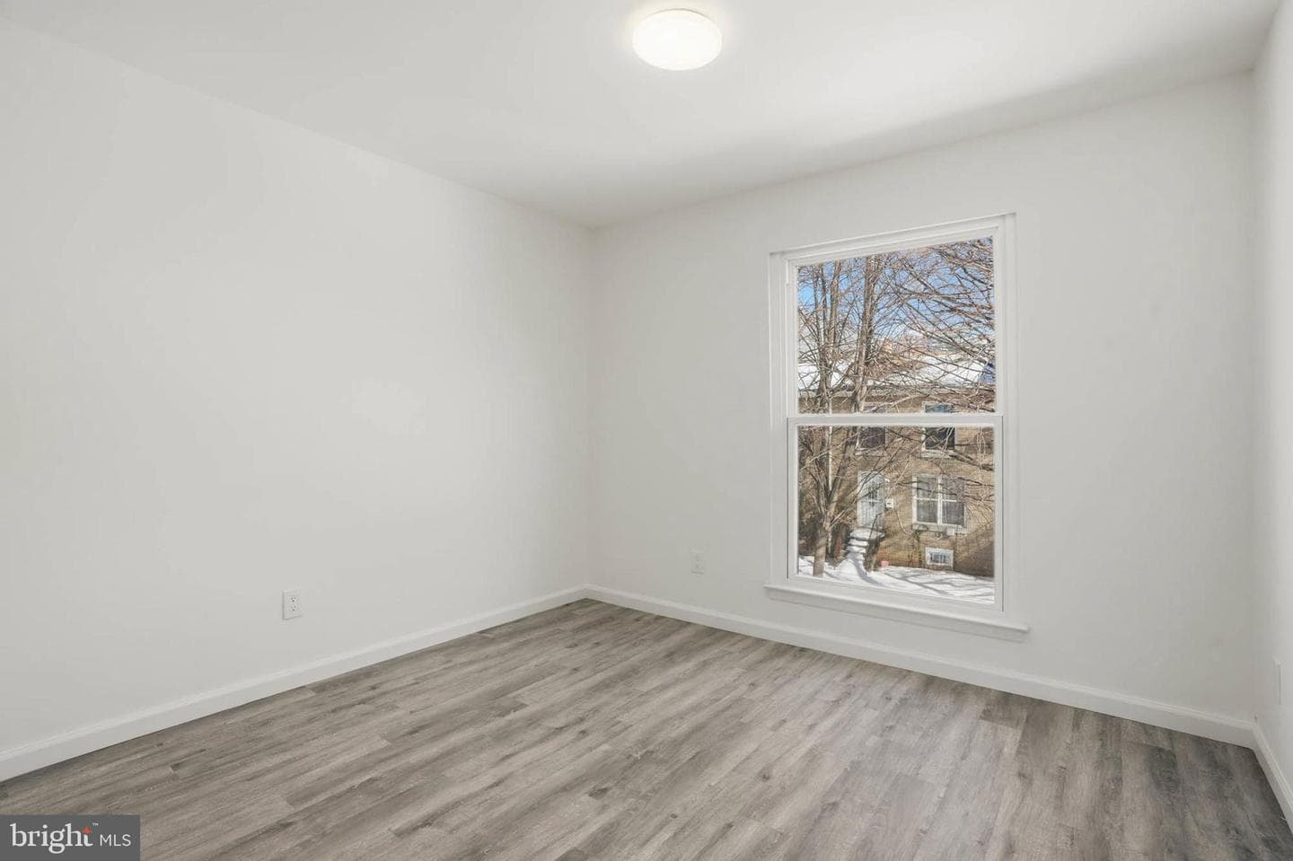 804 Arnold Court photo 11