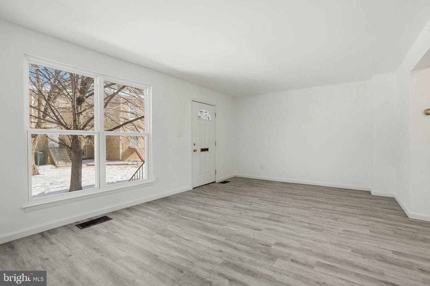 804 Arnold Court photo 6