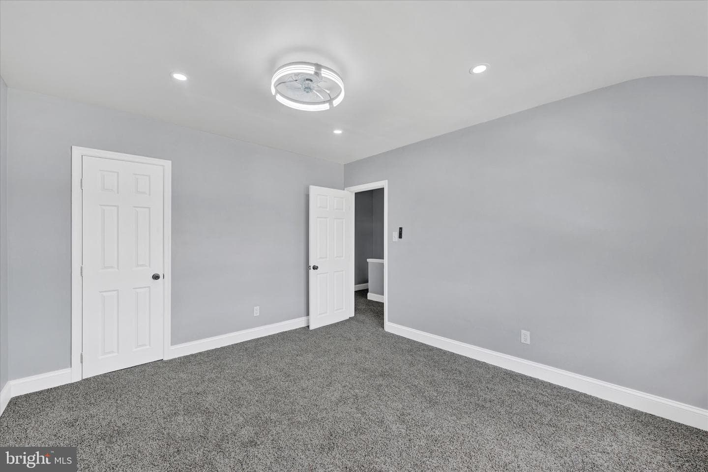 5404 Crismer Avenue photo 22