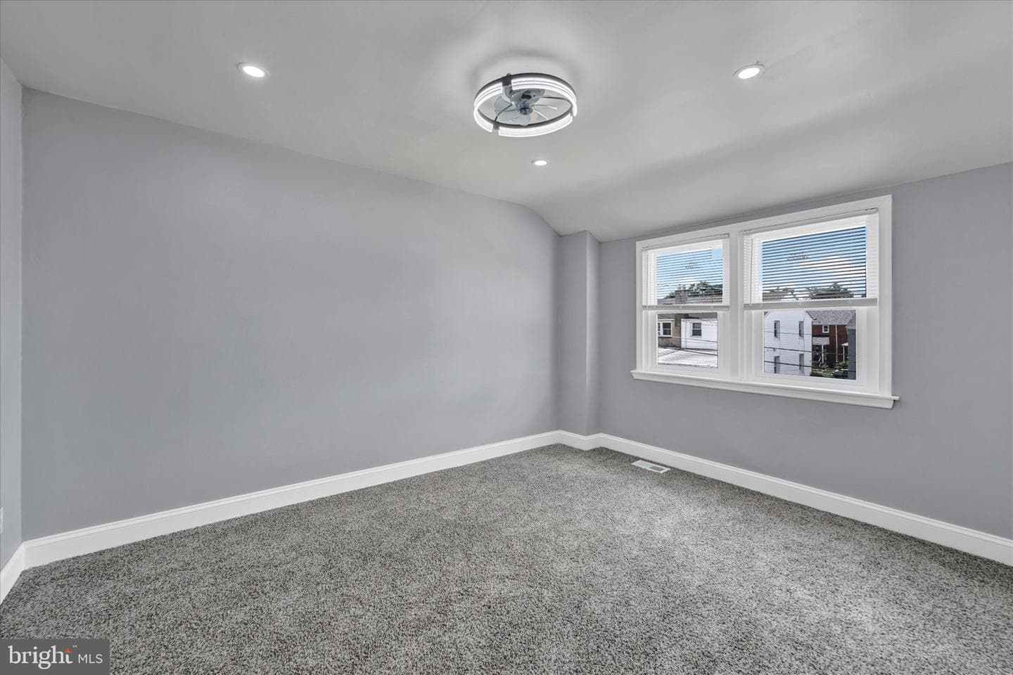 5404 Crismer Avenue photo 25