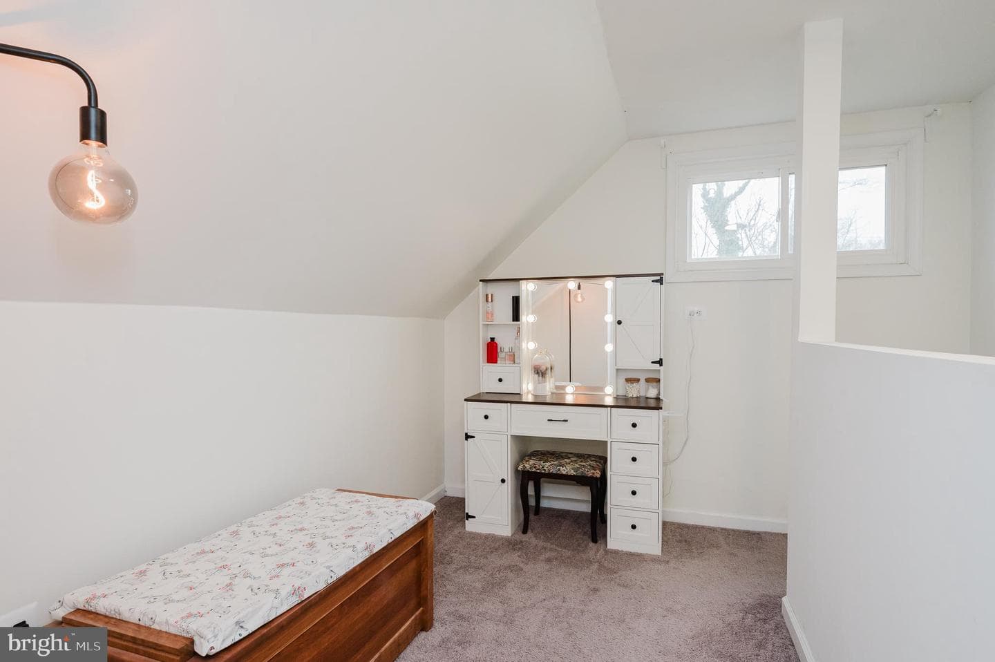5709 Anthony Avenue photo 26