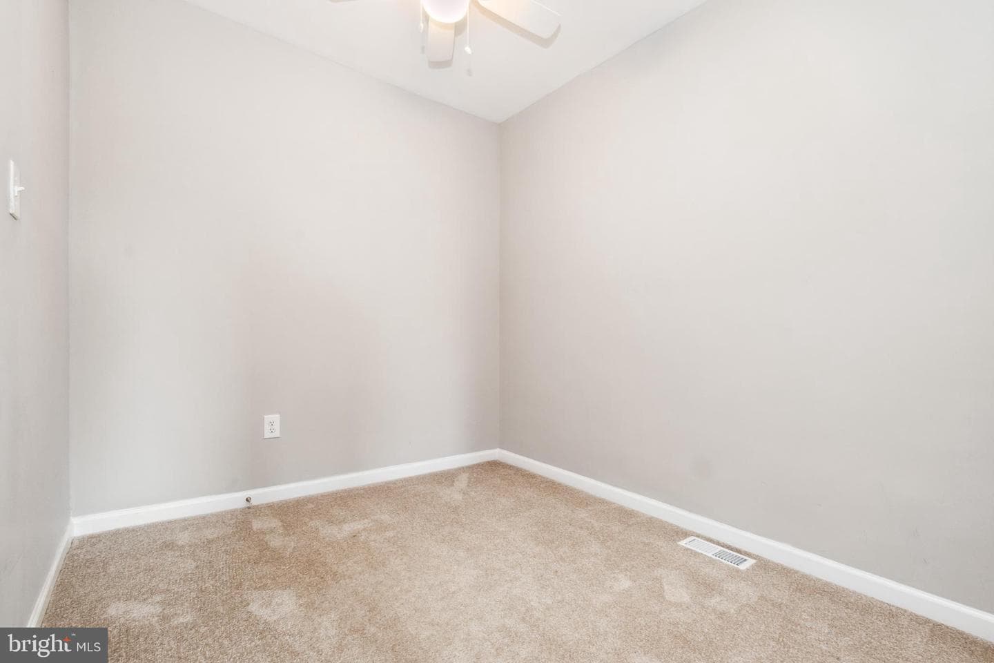 2012 Eagle Street photo 21