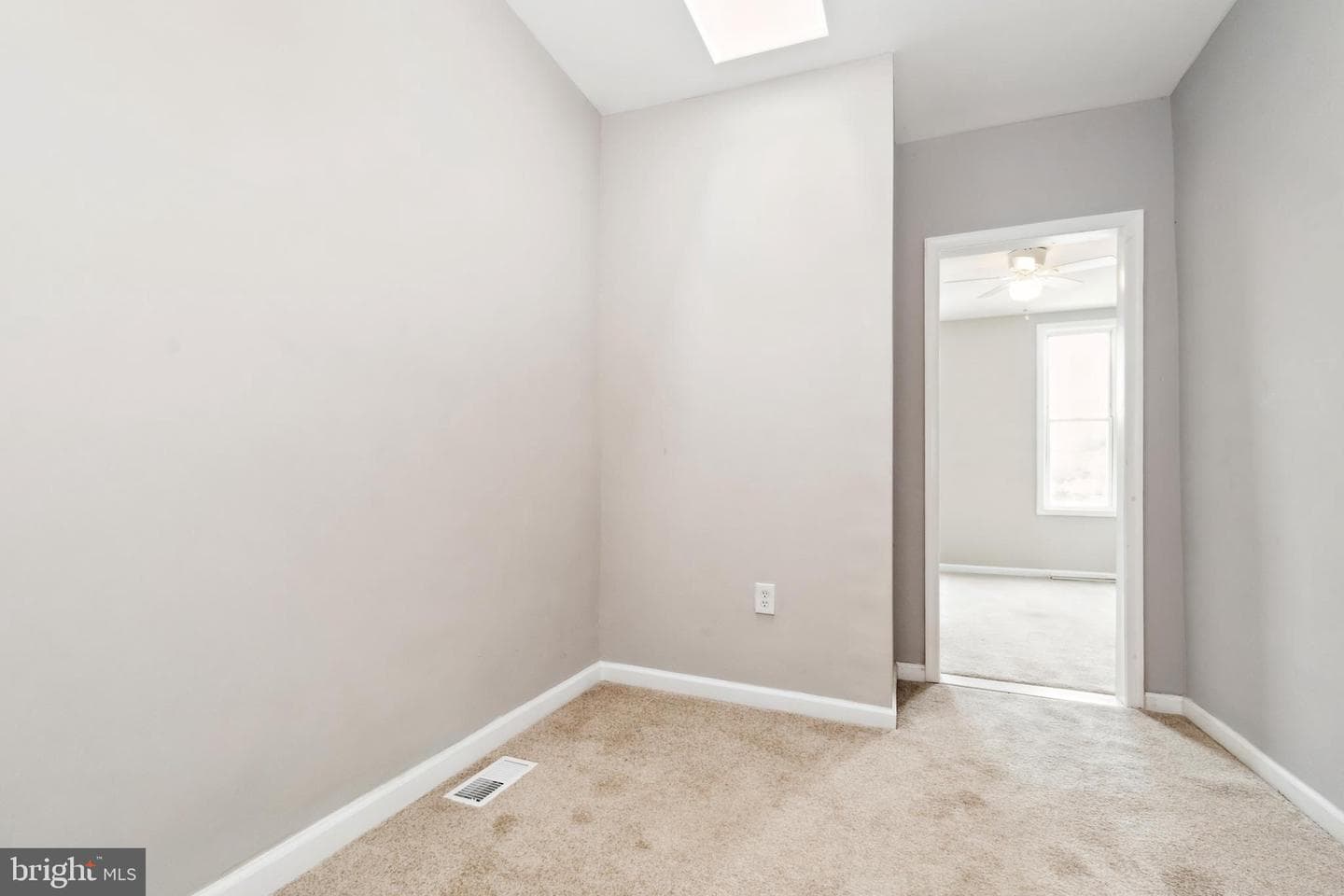 2012 Eagle Street photo 22