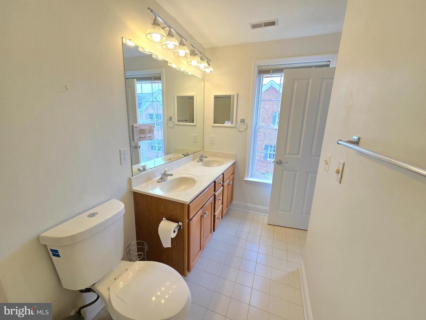 876 Ryan Street photo 22