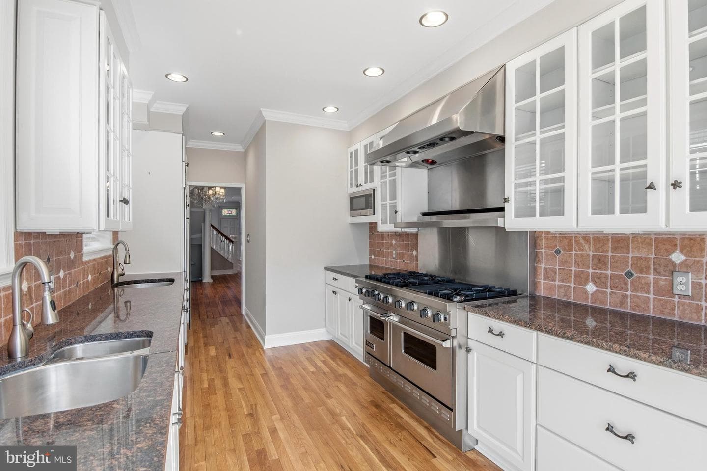 409 Warren Avenue photo 11