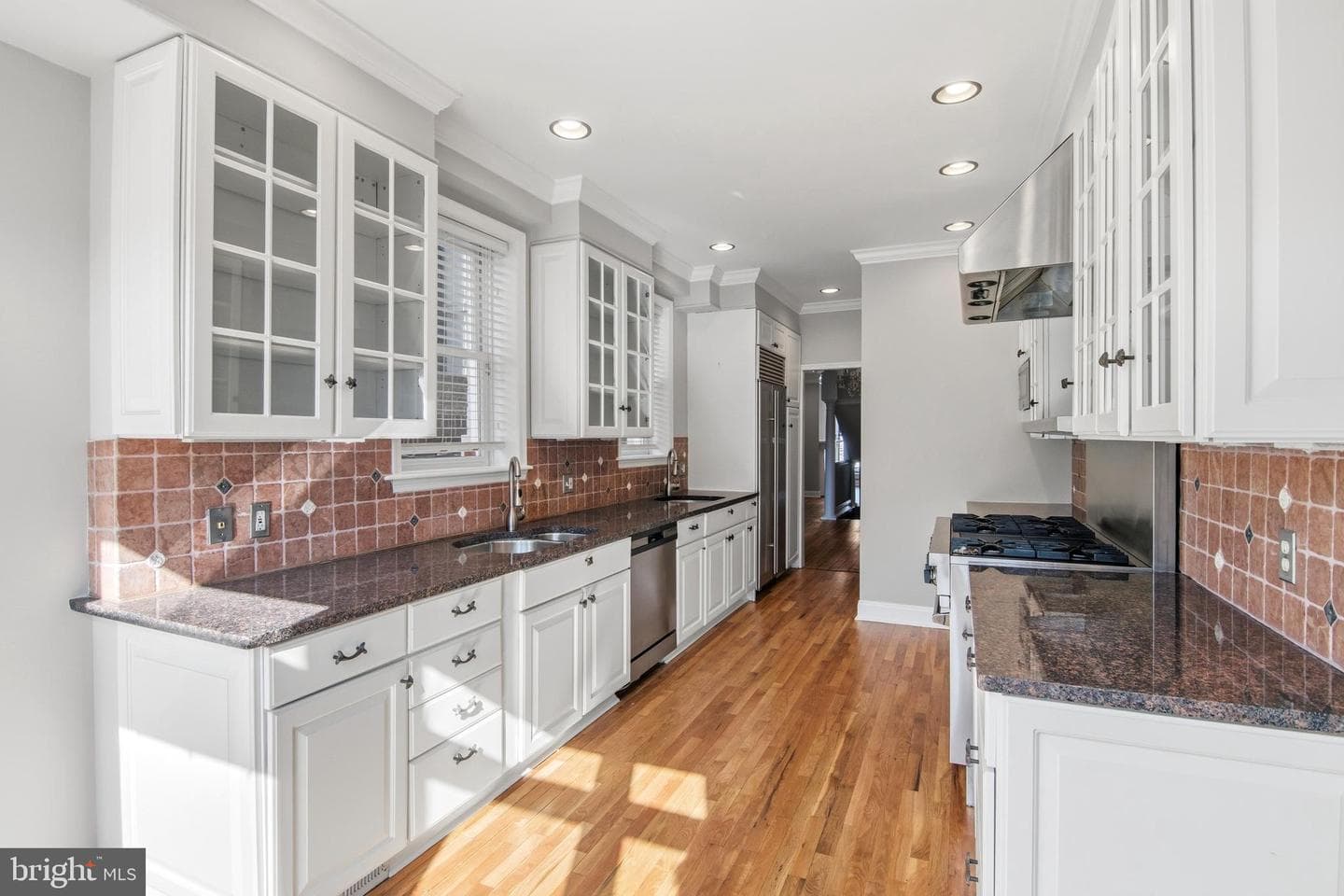 409 Warren Avenue photo 12