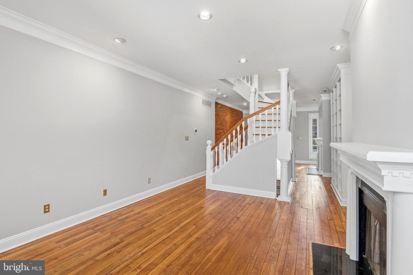 409 Warren Avenue photo 13