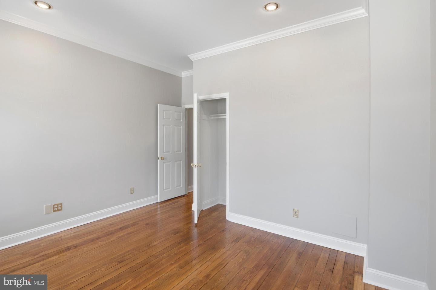 409 Warren Avenue photo 17