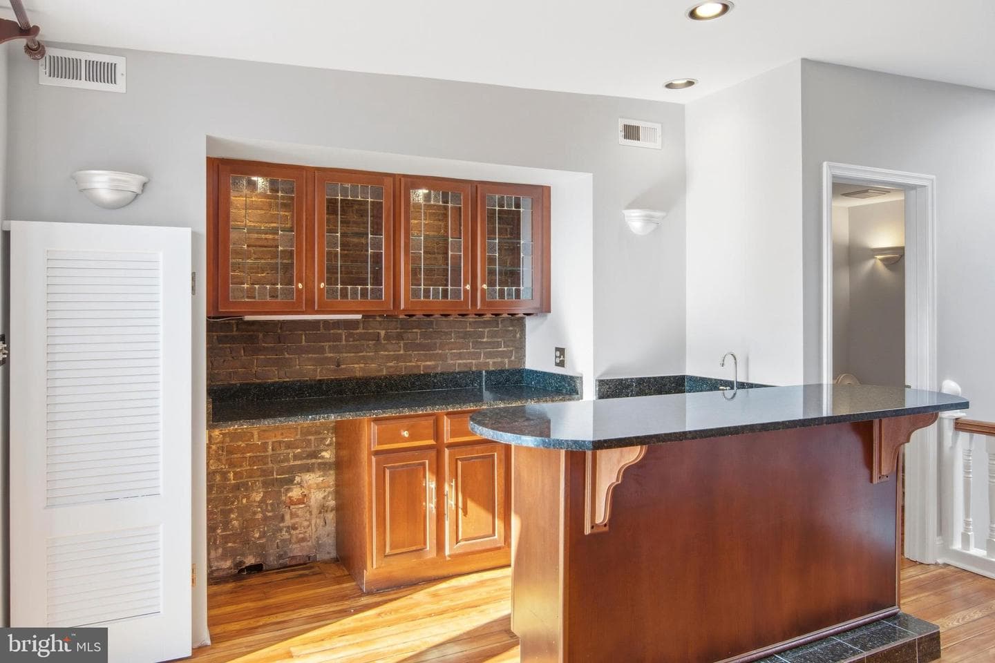 409 Warren Avenue photo 23