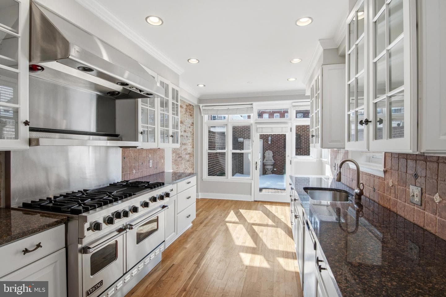 409 Warren Avenue photo 3