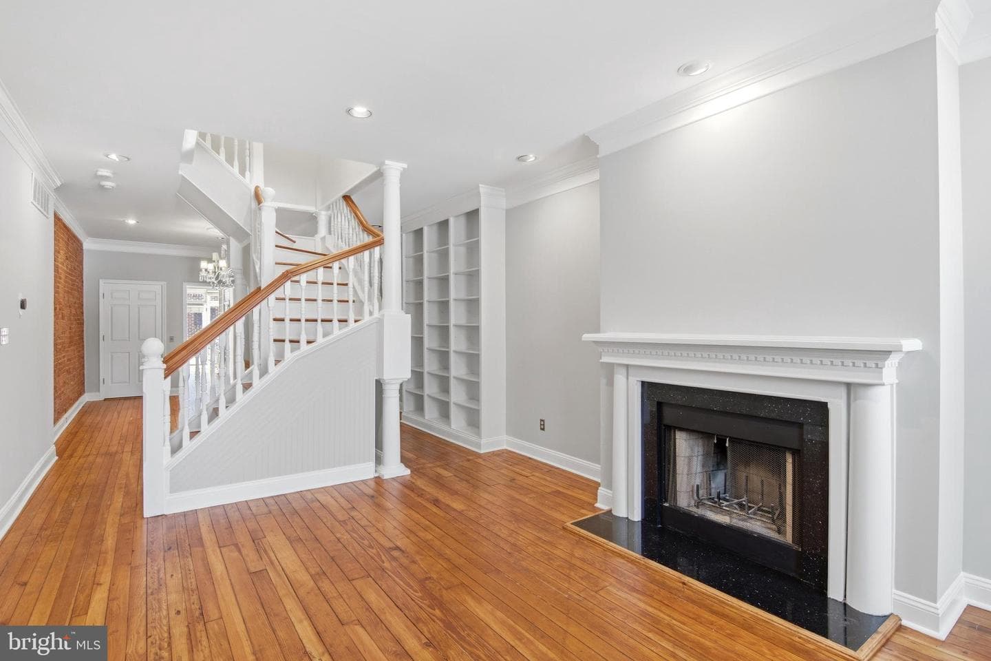 409 Warren Avenue photo 8