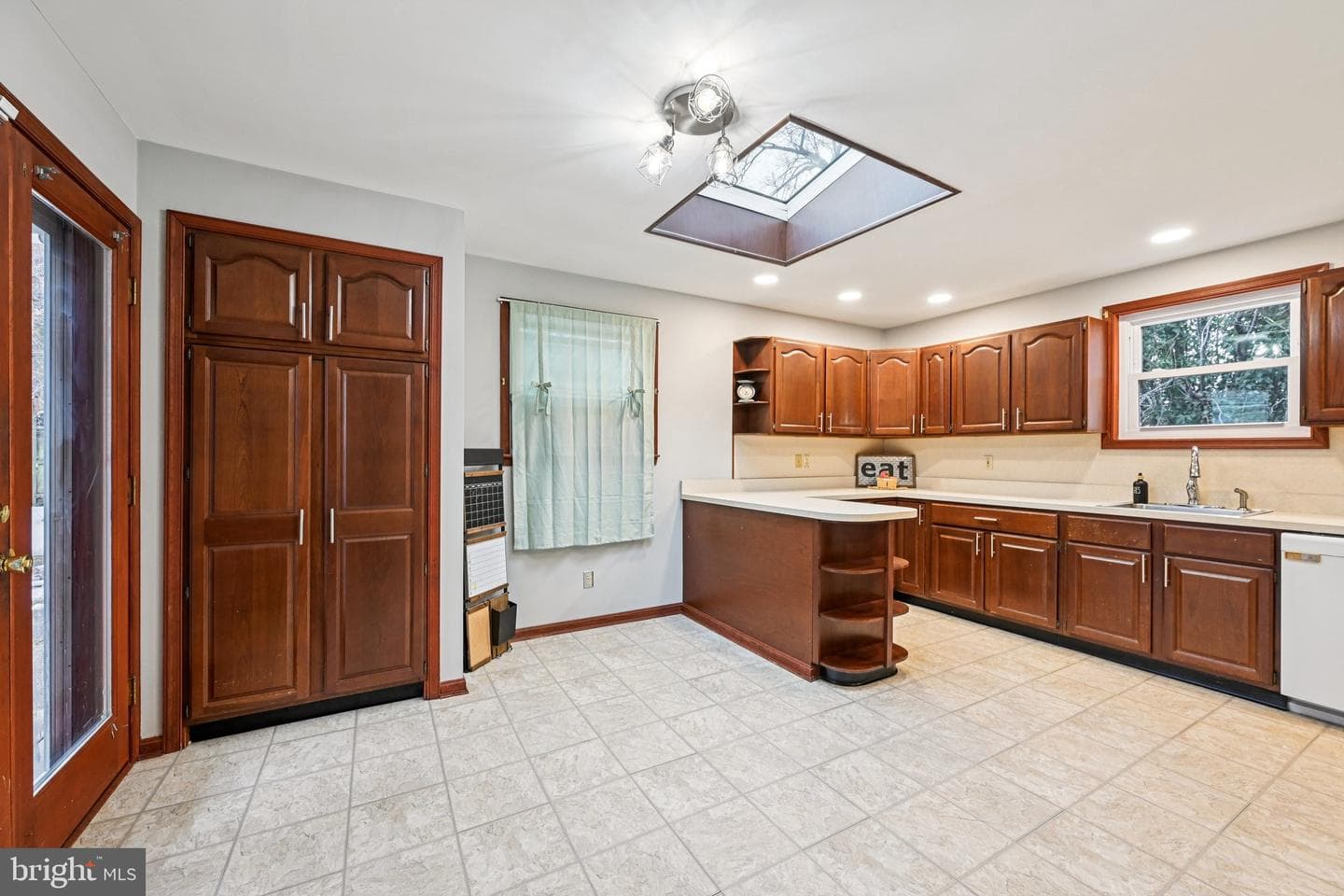 4211 Parkmont Avenue photo 20