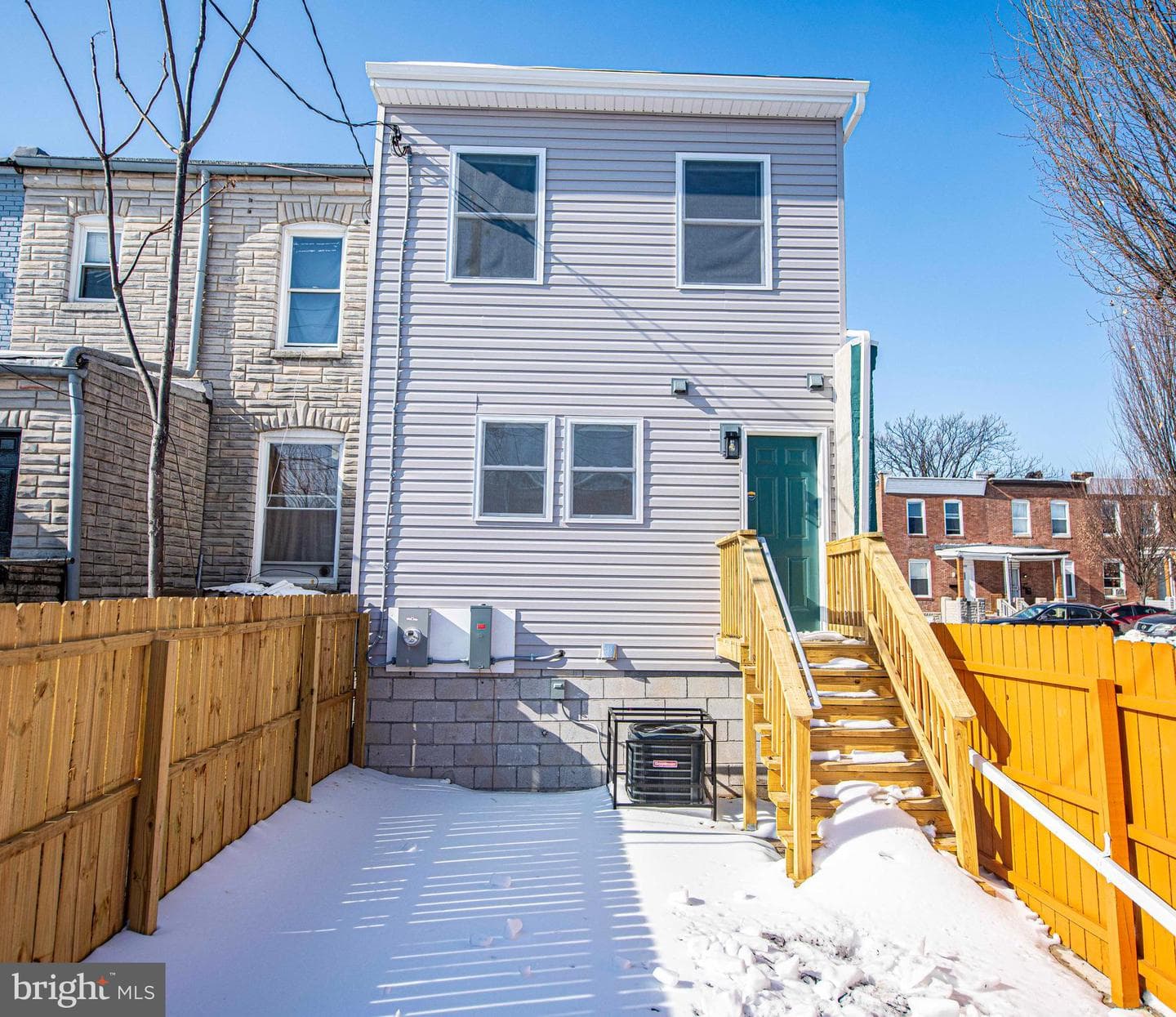 441 N East Avenue photo 23