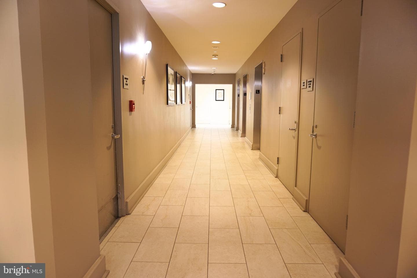 100 Harborview Drive #611 photo 29