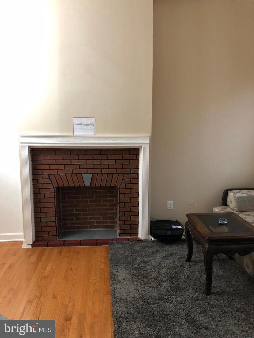 1614 W Lexington Street photo 3