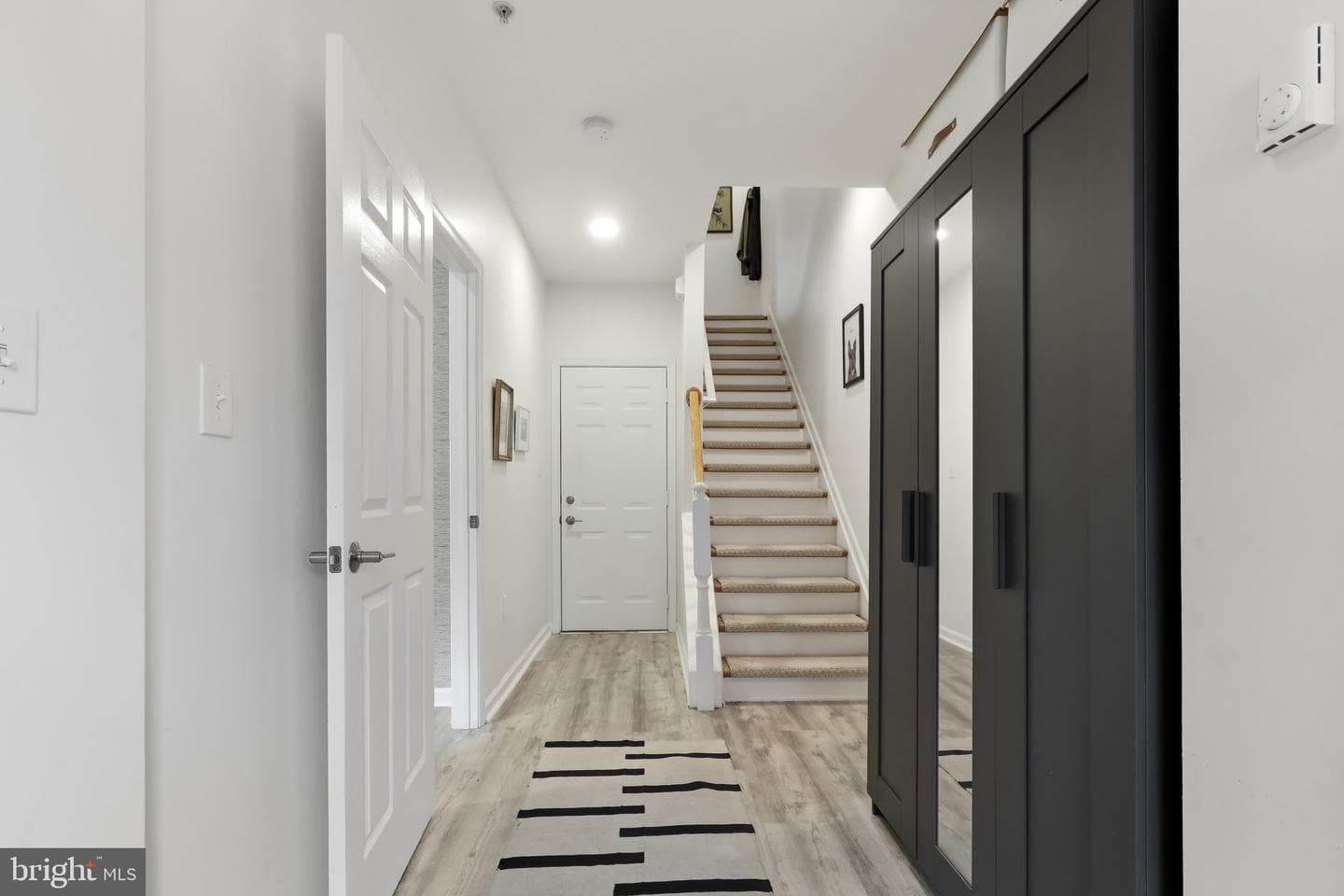 2113 Essex Street photo 3