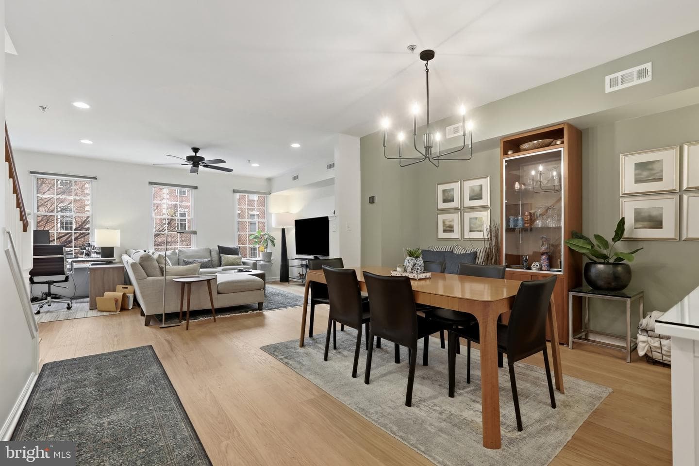 2113 Essex Street photo 6