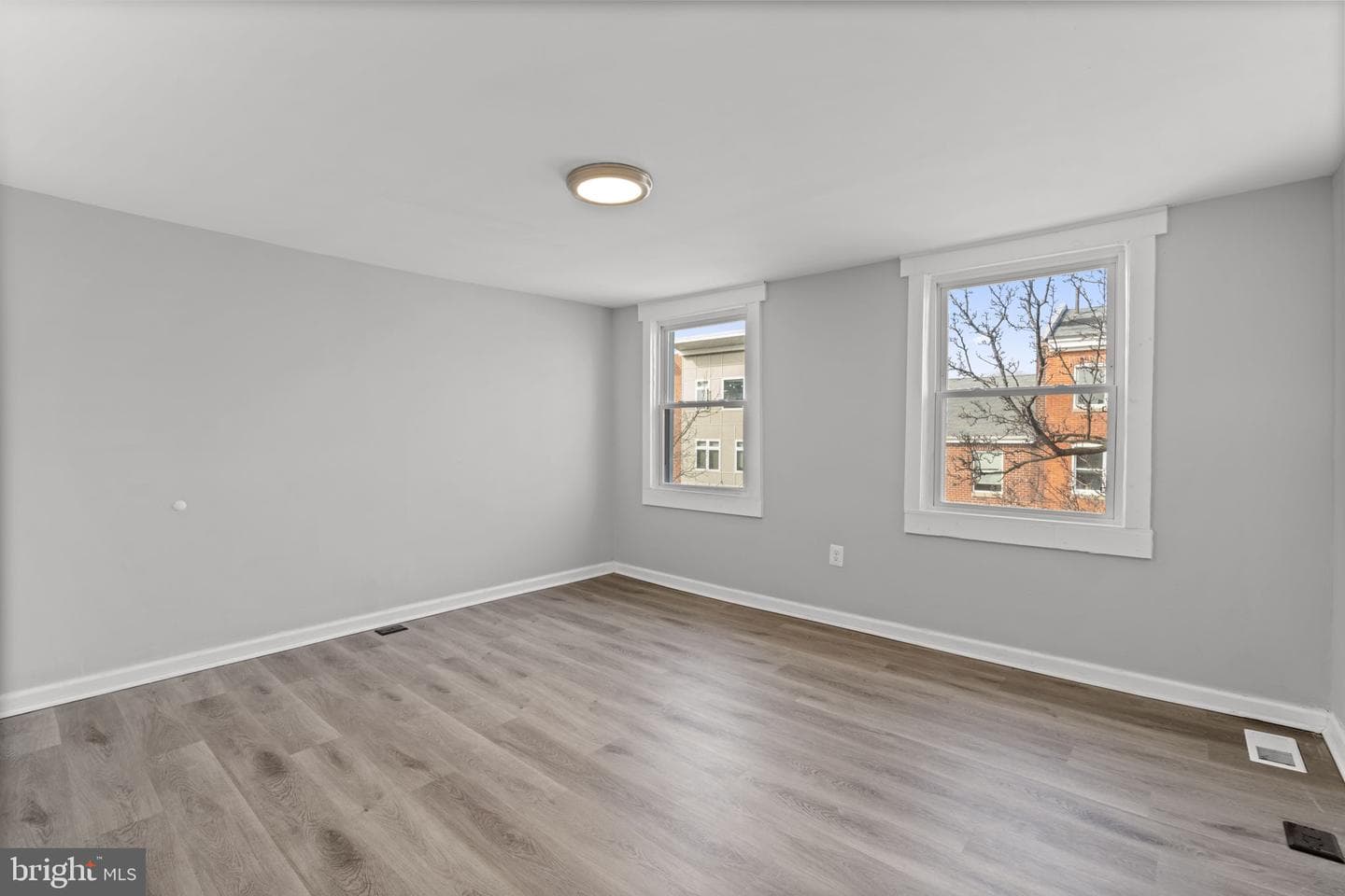 853 W Fayette Street photo 18