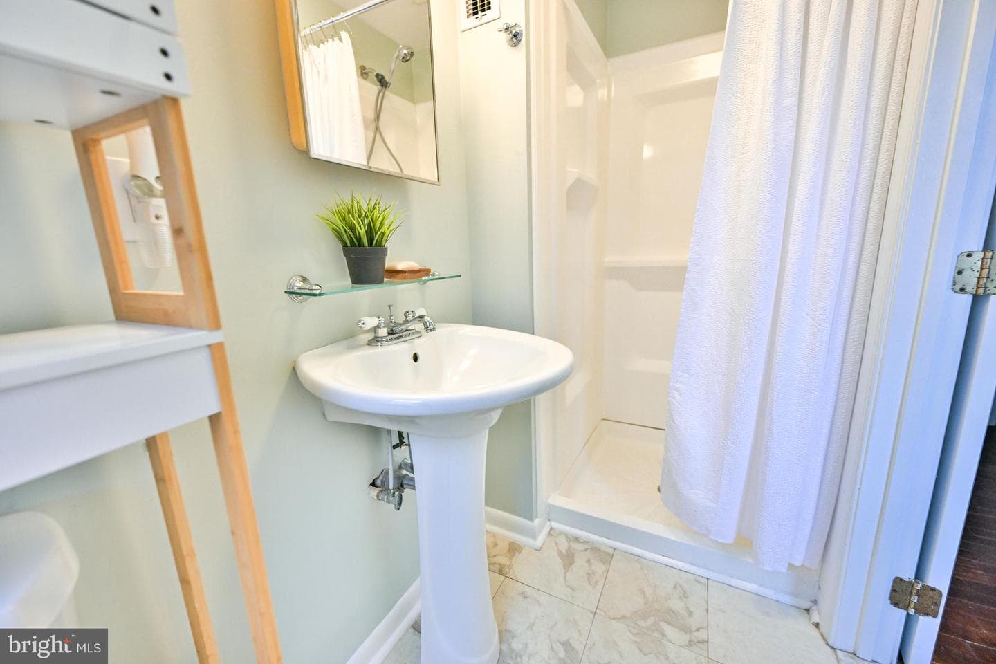 1601 Marshall Street photo 25