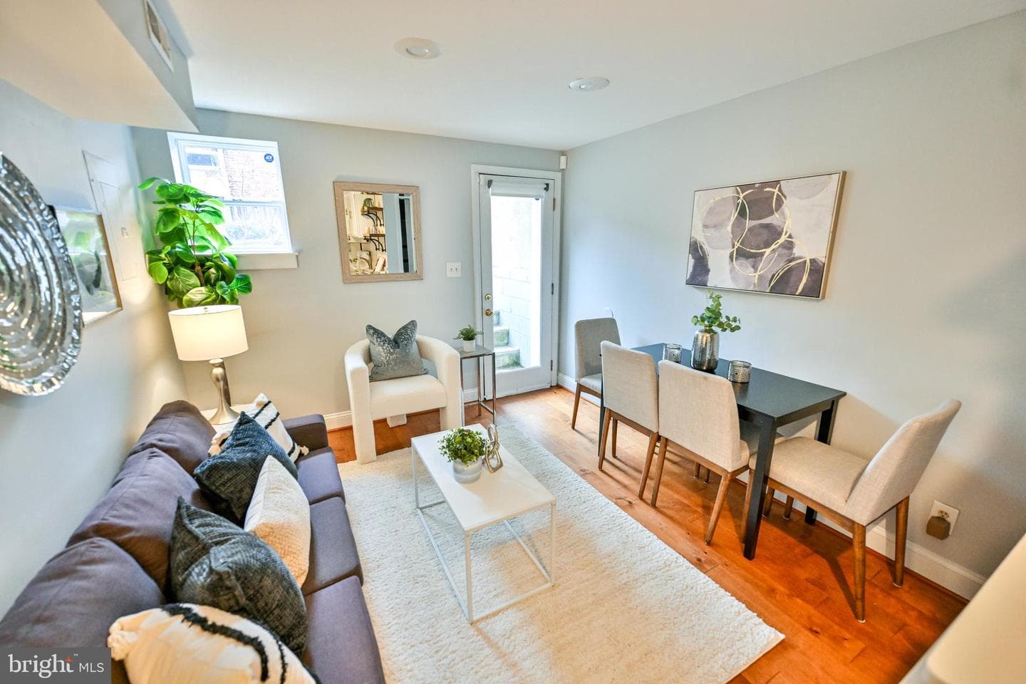 1601 Marshall Street photo 3