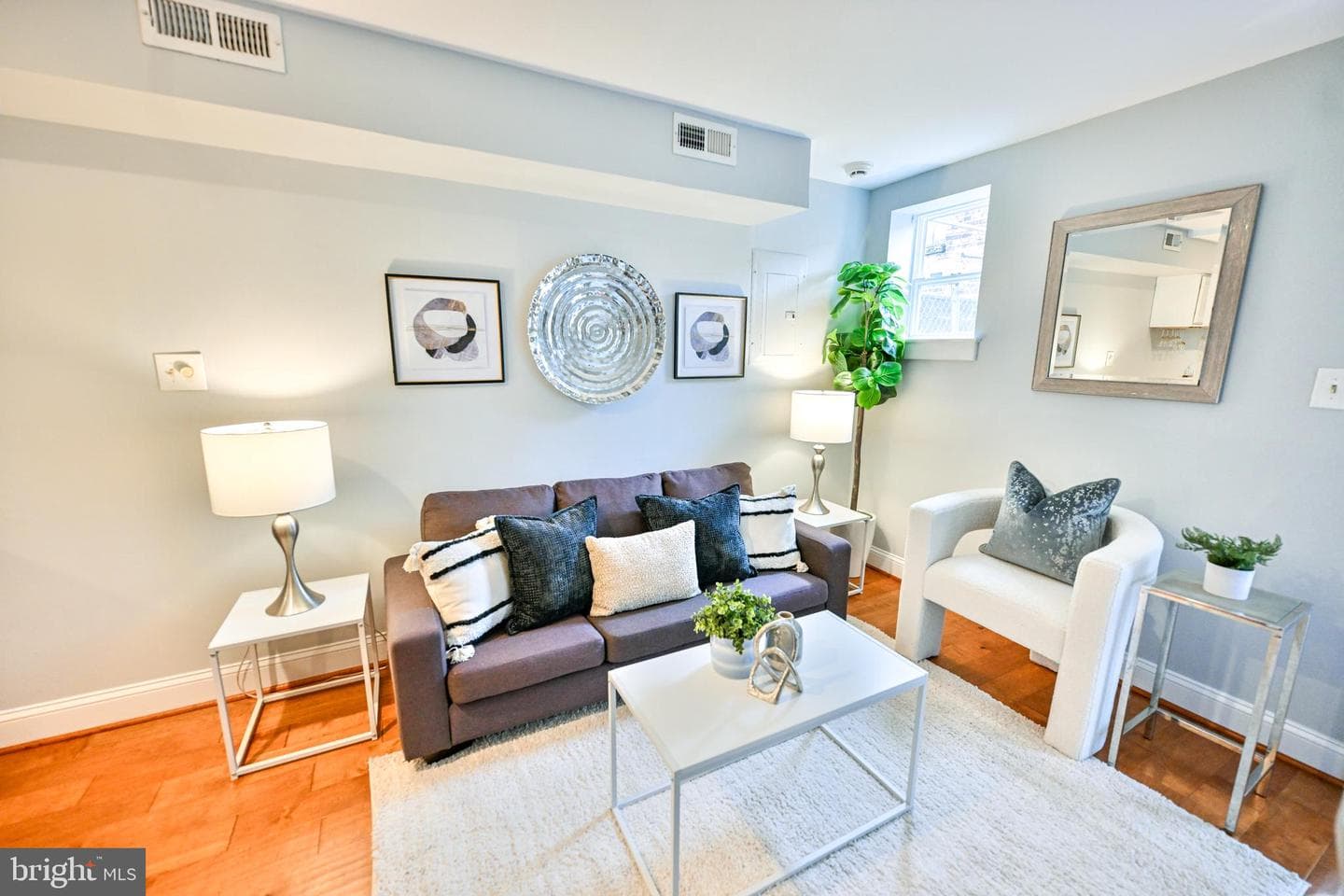 1601 Marshall Street photo 6