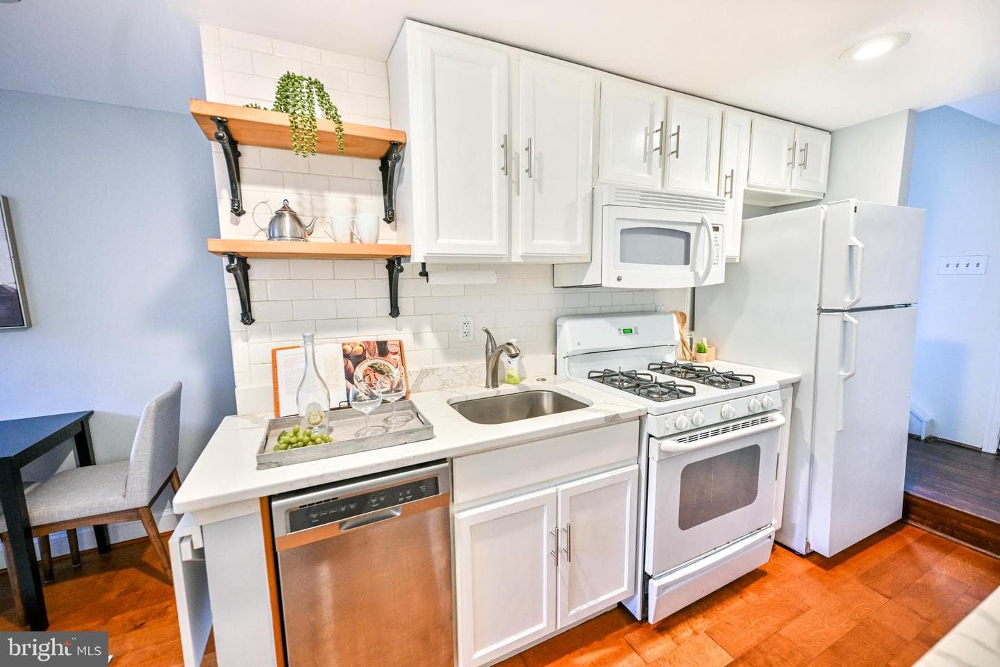 1601 Marshall Street photo 9